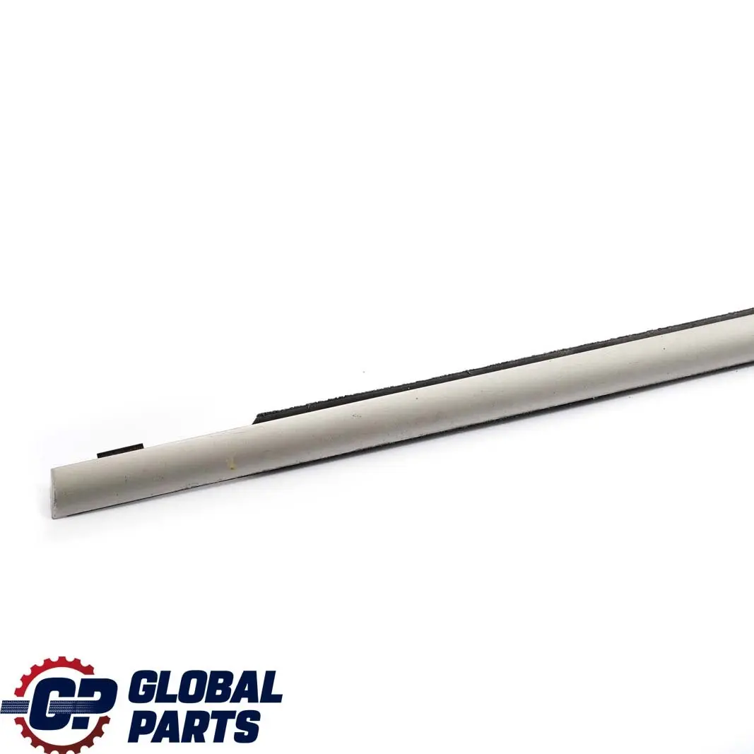 Listwa Szyby Drzwi Prawy Tył Titan do BMW X5 E53 o numerze 8257734 BMW X5 E53 Listwa Szyby Drzwi Prawy Tył Titan - SKU 8257734-1 - Numer Części 8257734