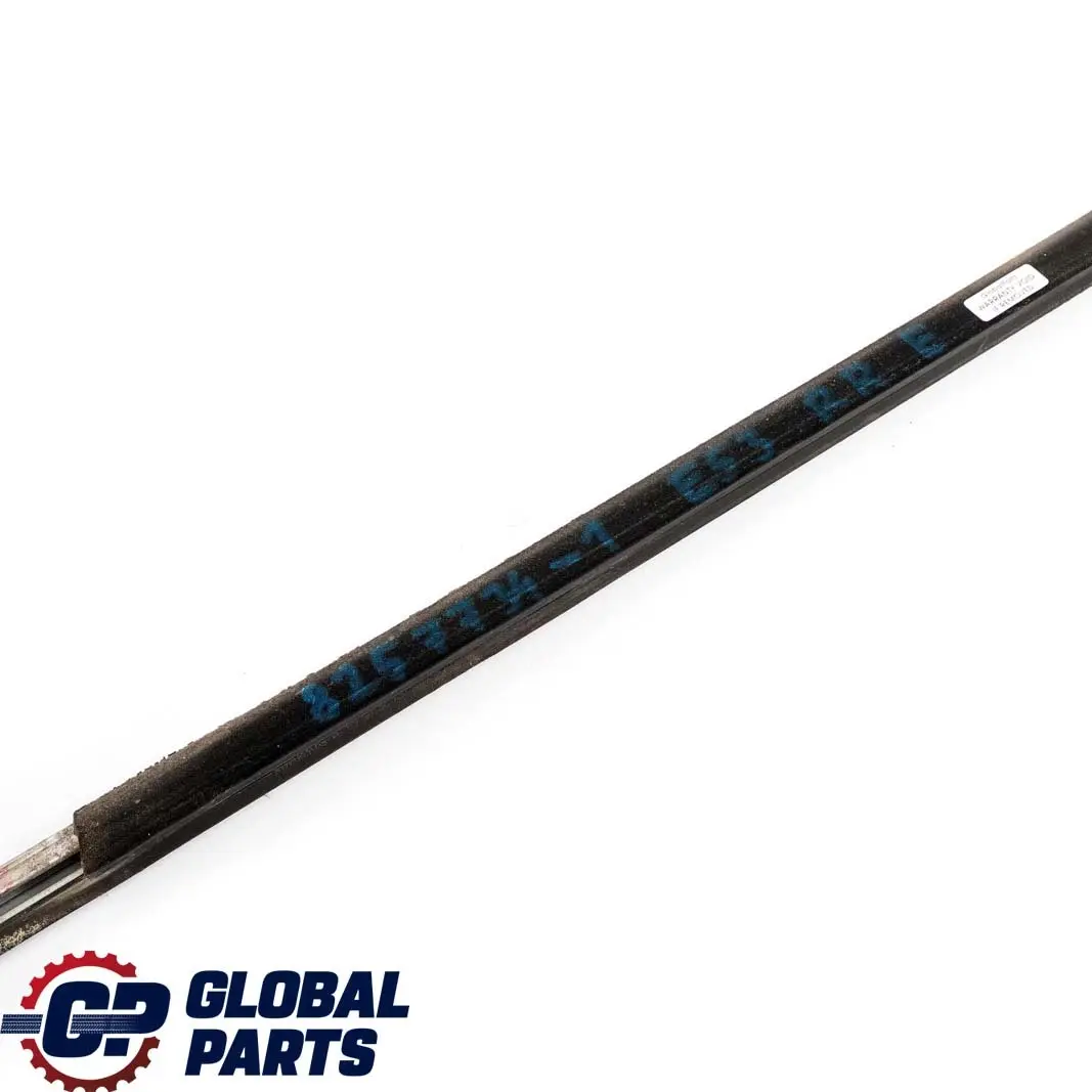 Listwa Szyby Drzwi Prawy Tył Titan do BMW X5 E53 o numerze 8257734 BMW X5 E53 Listwa Szyby Drzwi Prawy Tył Titan - SKU 8257734-1 - Numer Części 8257734