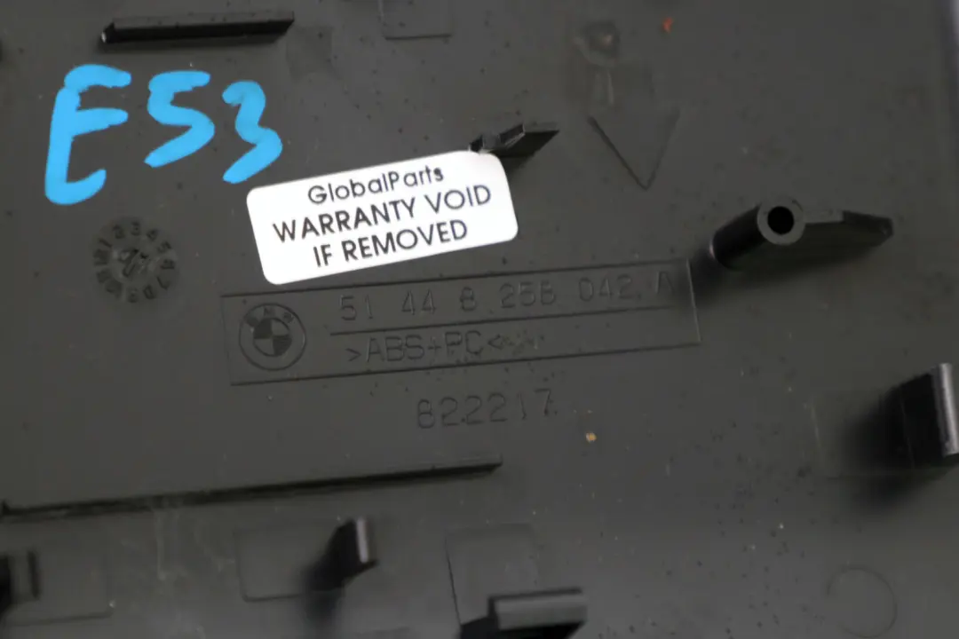 BMW X5 E53 Couverture Console Ciel Arriere Noir 8258041 - SKU 8258042 - Numéro de pièce 8258042