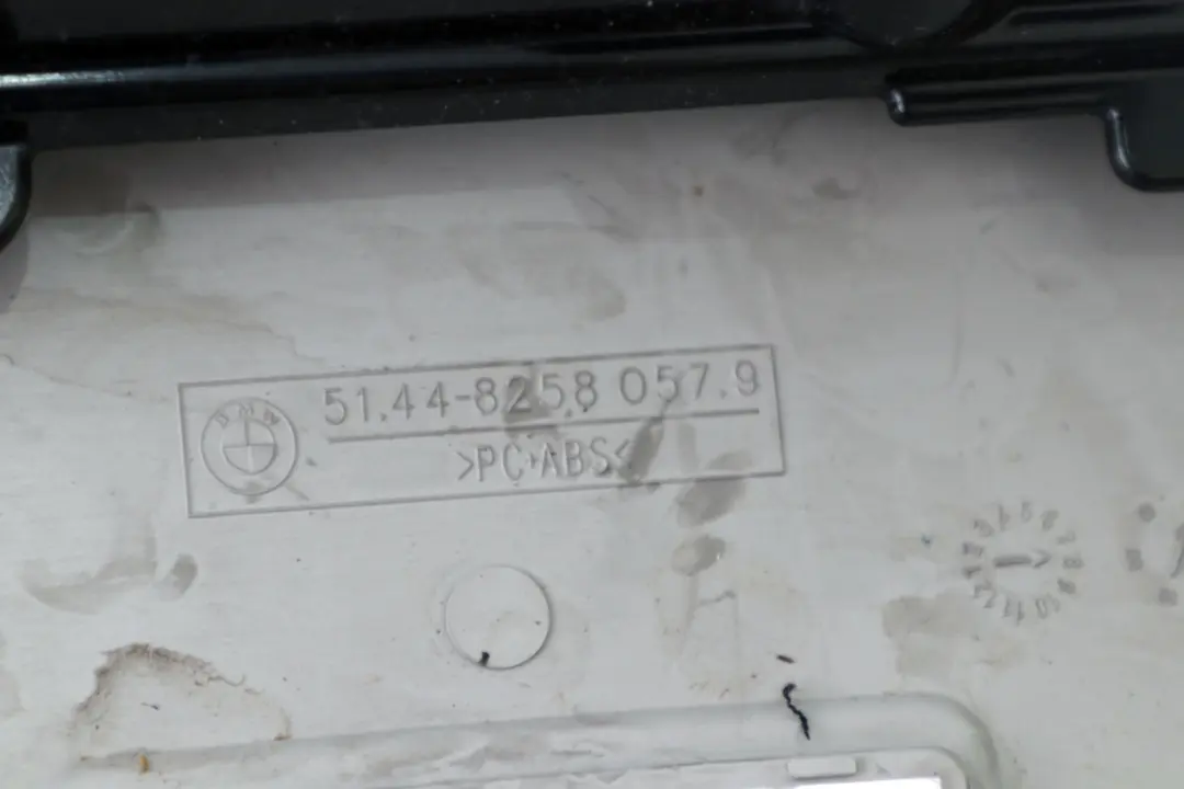 Front Interior Roof Light Panel Sunglasses Holder Hell Grey to BMW X5 Series E53 with Part number 8258058 BMW X5 Series E53 Front Interior Roof Light Panel Sunglasses Holder Hell Grey - SKU 8258058-1 - Part number 8258058