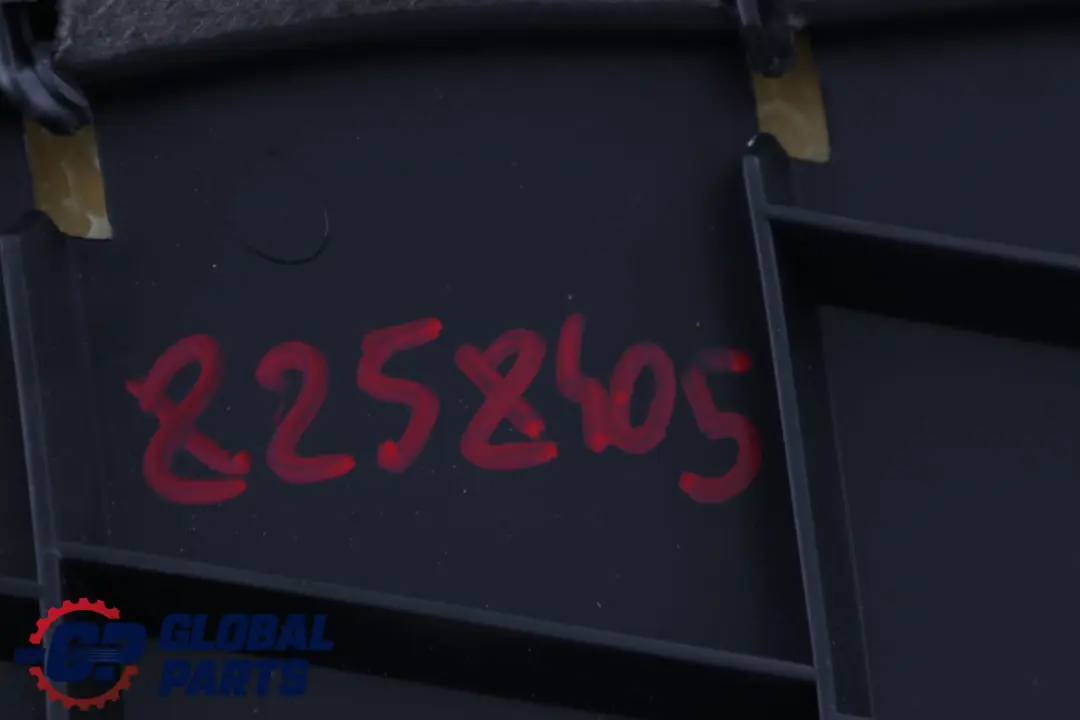 Carenage Lateral Vert Pastel Cuir Arriere Gauche 5220 pour BMW X5 Serie E53 à propos du numéro de pièce 8258405 BMW X5 Serie E53 Carenage Lateral Vert Pastel Cuir Arriere Gauche 5220 - SKU 8258405 - Numéro de pièce 8258405