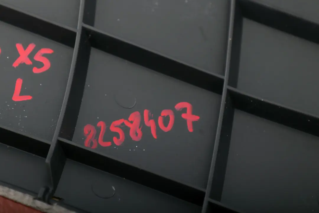 Lateral Trim Side Panel Cover Rear Left N/S Seat Mahagoni to BMW X5 Series E53 with Part number 8258407 BMW X5 Series E53 Lateral Trim Side Panel Cover Rear Left N/S Seat Mahagoni - SKU 8258407 - Part number 8258407