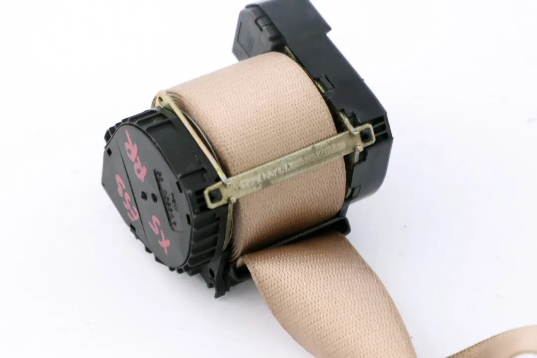 Cintura Superiore Posteriore Destra Chiaro Beige per BMW X5 E53 con numero di parte 8259002 BMW X5 E53 Cintura Superiore Posteriore Destra Chiaro Beige - SKU 8259002 - Numero di parte 8259002