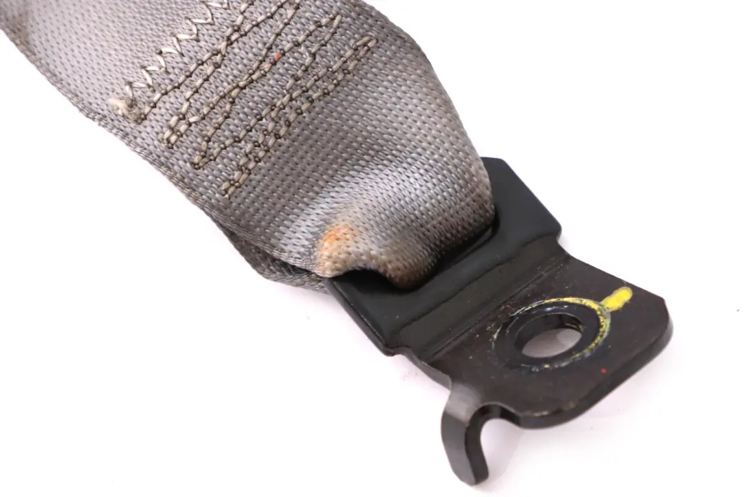 Ceinture supérieure arrière gauche Grau Grey pour BMW X5 Series E53 à propos du numéro de pièce 8259003 BMW X5 Series E53 Ceinture supérieure arrière gauche Grau Grey - SKU 8259003 - Numéro de pièce 8259003