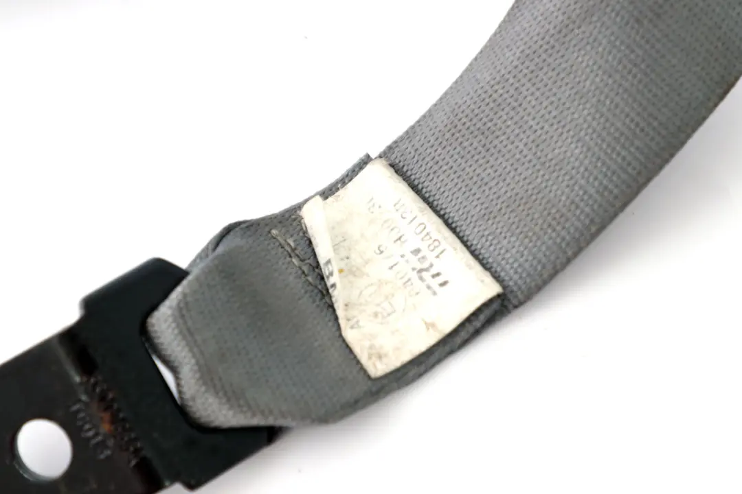 Ceinture supérieure arrière gauche Grau Grey pour BMW X5 Series E53 à propos du numéro de pièce 8259003 BMW X5 Series E53 Ceinture supérieure arrière gauche Grau Grey - SKU 8259003 - Numéro de pièce 8259003