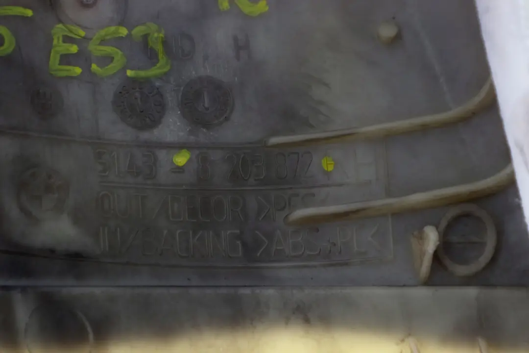 Verkleidung Säule Mitte oben rechts ITS Beige 8203872 für BMW X5 Series E53 mit Teilenummer 8259816 BMW X5 Series E53 Verkleidung Säule Mitte oben rechts ITS Beige 8203872 - SKU 8259816 - Teilenummer 8259816