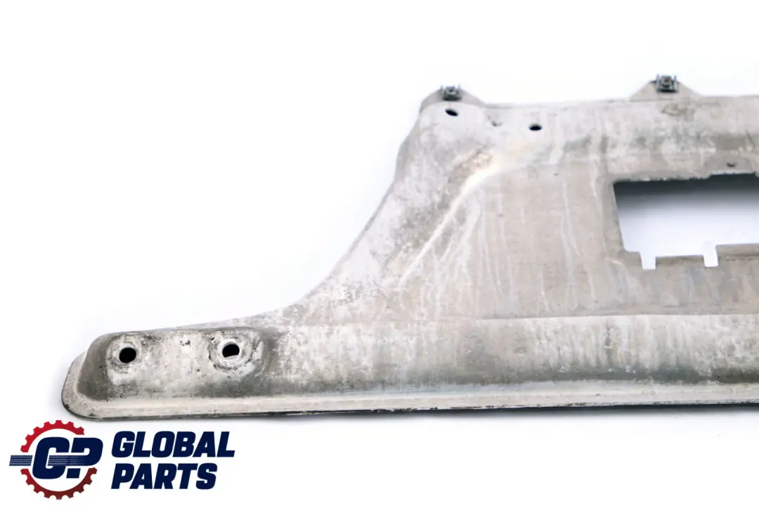 BMW E46 Plaque Renfort Couvercle Commandes Pied - SKU 8260810 - Numéro de pièce 8260810