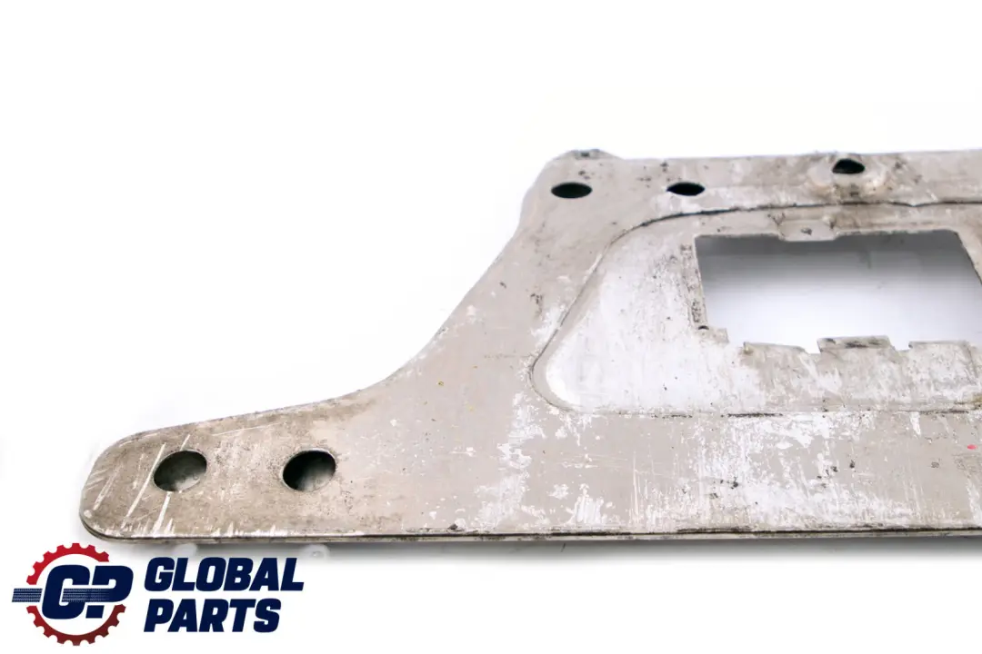 BMW E46 Plaque Renfort Couvercle Commandes Pied - SKU 8260810 - Numéro de pièce 8260810