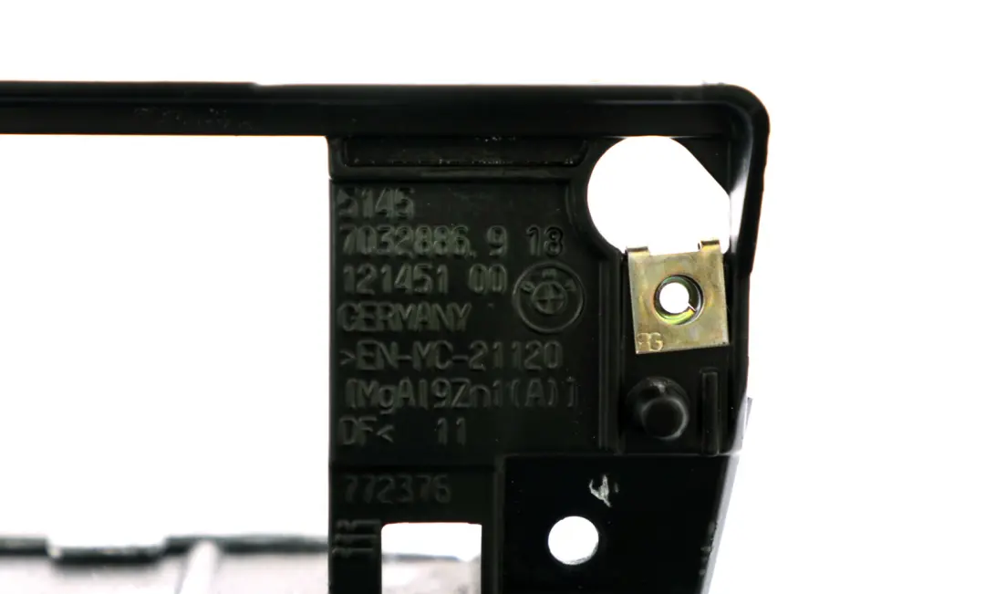  *BMW 7 er E65 E66 Mittelkonsole Funktionsträger Schublade Träger - SKU 8261060 - Teilenummer 8261060