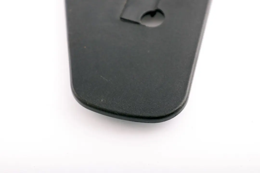 BMW 3 X3 Series E46 E83 E83N LCI Rear Right O/S Trim Cover Bracket Black - SKU 8262250 - Part number 8262250