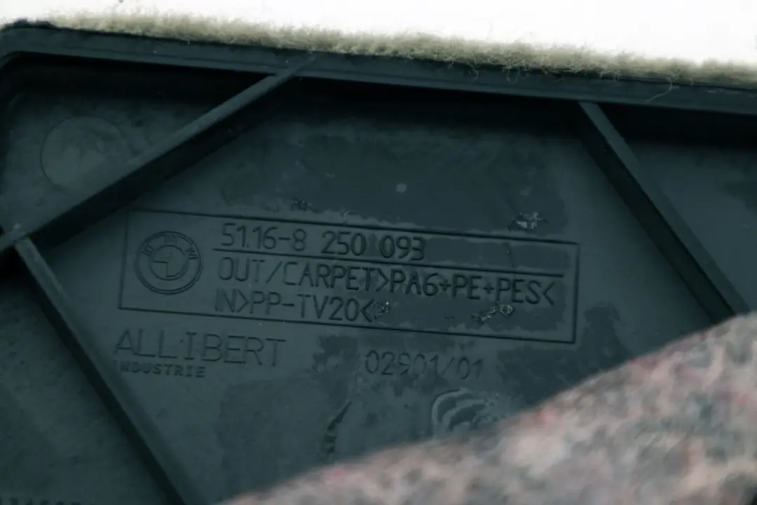 Carenatura Mittenkonsole Anteriore Sinistra Pastelgrun per BMW X5 E53 con numero di parte 8262845 BMW X5 E53 Carenatura Mittenkonsole Anteriore Sinistra Pastelgrun - SKU 8262845 - Numero di parte 8262845