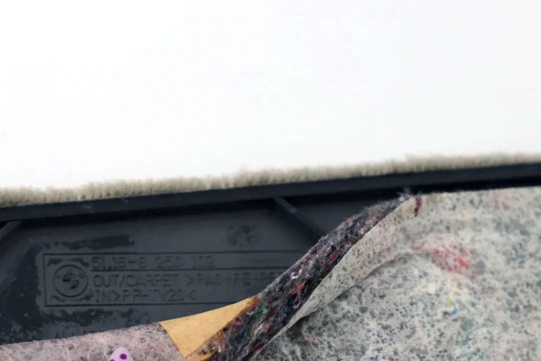 Mittenkonsole Partie Inferieure Arriere Droite Vert Pastel pour BMW X5 E53 à propos du numéro de pièce 8250102 BMW X5 E53 Mittenkonsole Partie Inferieure Arriere Droite Vert Pastel - SKU 8262850 - Numéro de pièce 8250102