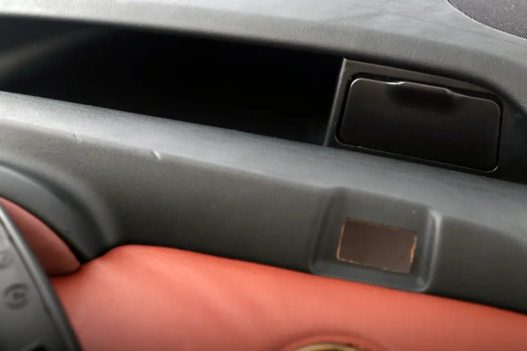 Right O/S Leather Door Card Trim Panel Mahagoni to BMW X5 Series E53 Rear with Part number 8264280 BMW X5 Series E53 Rear Right O/S Leather Door Card Trim Panel Mahagoni - SKU 8264280 - Part number 8264280