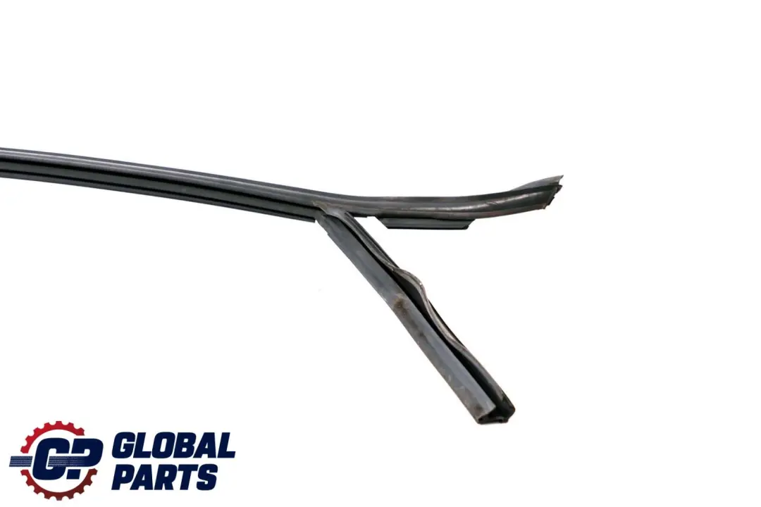 BMW E46 Window Guide Seal Right O/S Front Door - SKU 8266124 - Part number 8266124