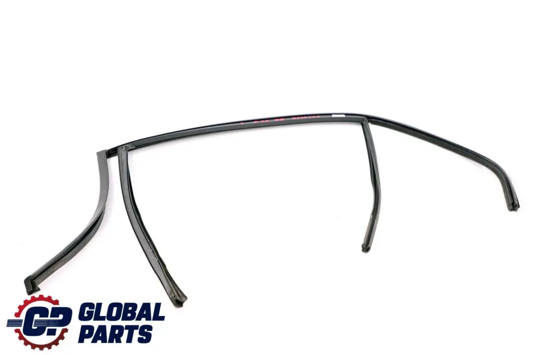 Door Window Guide Rear Right O/S Seal Sealing to BMW 3 Series E46 Saloon with Part number 8266126 BMW 3 Series E46 Saloon Door Window Guide Rear Right O/S Seal Sealing - SKU 8266126 - Part number 8266126