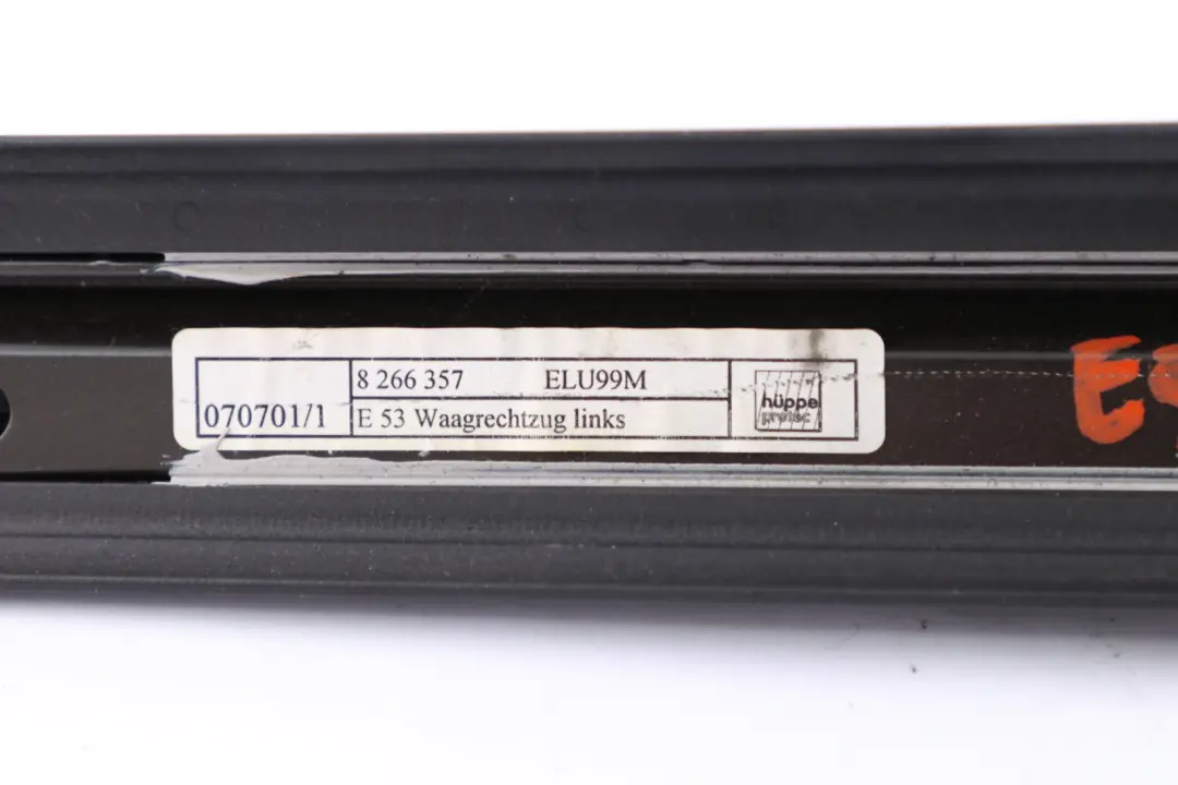 Osłona Roleta Przeciwsłoneczna Szyby Drzwi Lewy Tył do BMW X5 E53 o numerze 8266357 BMW X5 E53 Osłona Roleta Przeciwsłoneczna Szyby Drzwi Lewy Tył - SKU 8266357 - Numer Części 8266357