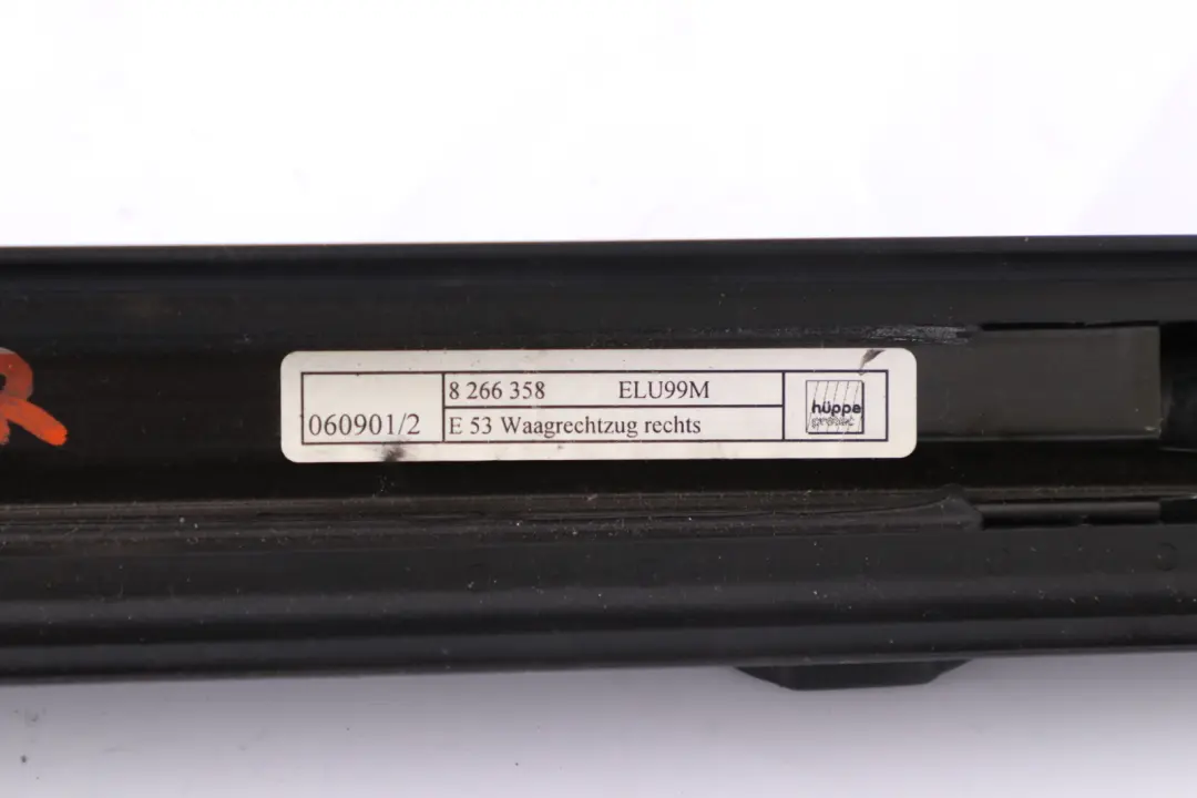 Destra Porta posteriore parasole Dunkel Grau per BMW X5 E53 con numero di parte 8266358 BMW X5 E53 Destra Porta posteriore parasole Dunkel Grau - SKU 8266358 - Numero di parte 8266358