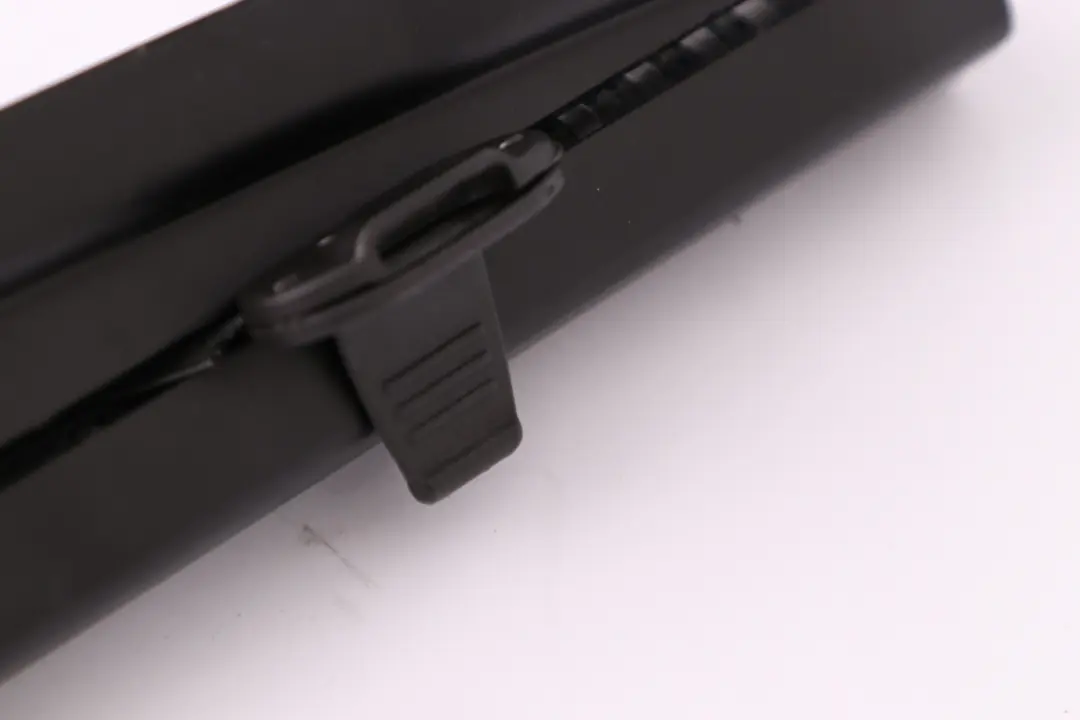 arrière droite Sun Blind Dunkel Grau pour BMW X5 E53 Porte à propos du numéro de pièce 8266358 BMW X5 E53 Porte arrière droite Sun Blind Dunkel Grau - SKU 8266358 - Numéro de pièce 8266358