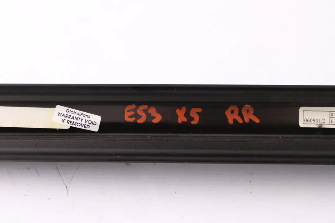 Destra Porta posteriore parasole Dunkel Grau per BMW X5 E53 con numero di parte 8266358 BMW X5 E53 Destra Porta posteriore parasole Dunkel Grau - SKU 8266358 - Numero di parte 8266358