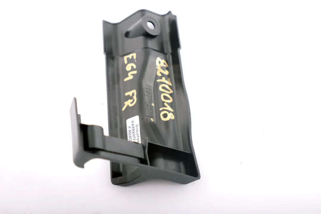 Reihe E46 E64 Blende vorne rechts SCHWARZ BLACK 265592 für BMW 3 6 mit Teilenummer 8270018 BMW 3 6 Reihe E46 E64 Blende vorne rechts SCHWARZ BLACK 265592 - SKU 8270018 - Teilenummer 8270018