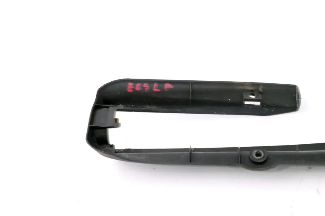 Reihe E46 E64 Blende Sitzschiene schwarz vorne links 8265609 für BMW 3 6 mit Teilenummer 8270023 BMW 3 6 Reihe E46 E64 Blende Sitzschiene schwarz vorne links 8265609 - SKU 8270023 - Teilenummer 8270023