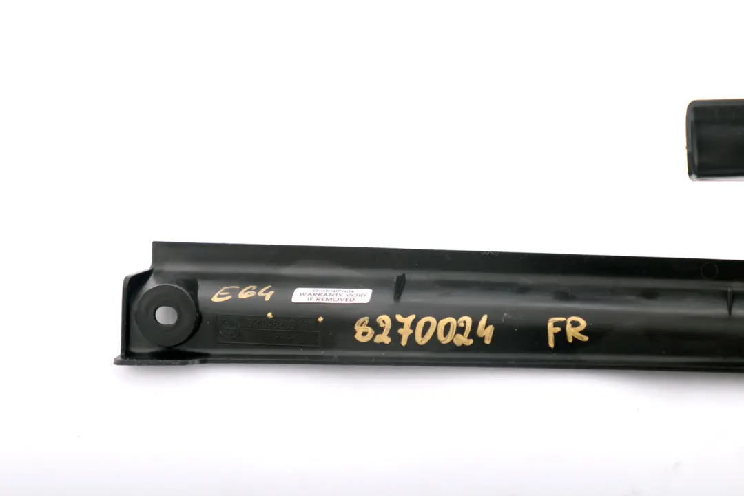 Reihe E46 E64 Blende Sitzschiene schwarz vorne rechts 5210 für BMW 3 6 mit Teilenummer 8270024 BMW 3 6 Reihe E46 E64 Blende Sitzschiene schwarz vorne rechts 5210 - SKU 8270024 - Teilenummer 8270024