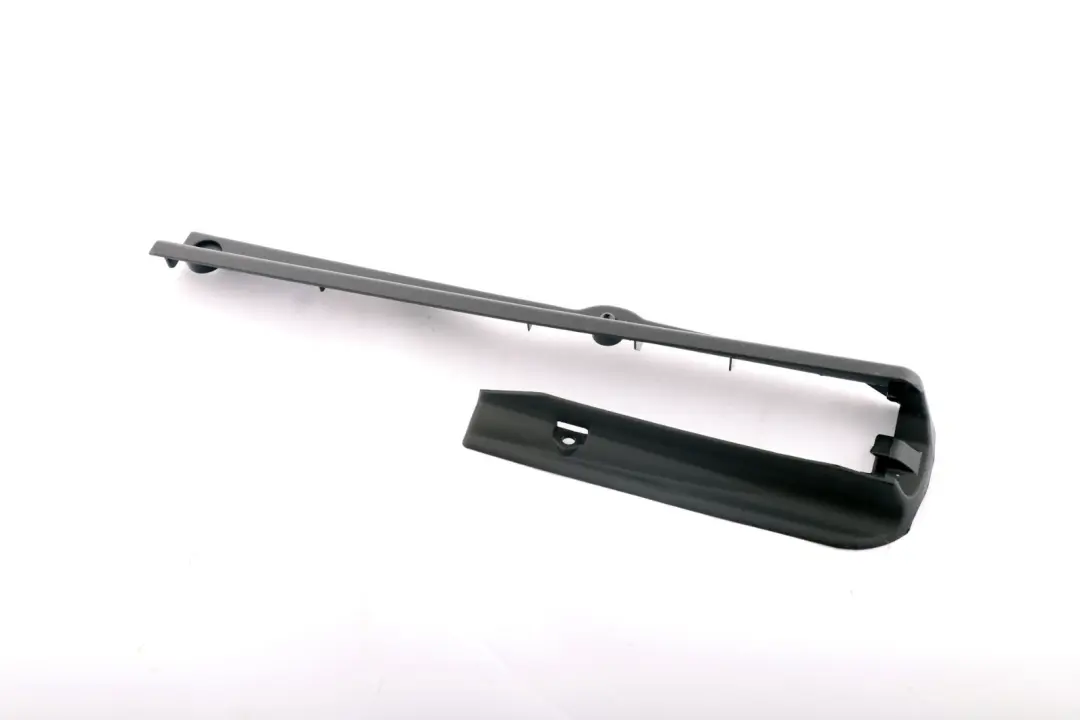 Reihe E46 E64 Blende Sitzschiene schwarz vorne rechts 5210 für BMW 3 6 mit Teilenummer 8270024 BMW 3 6 Reihe E46 E64 Blende Sitzschiene schwarz vorne rechts 5210 - SKU 8270024 - Teilenummer 8270024