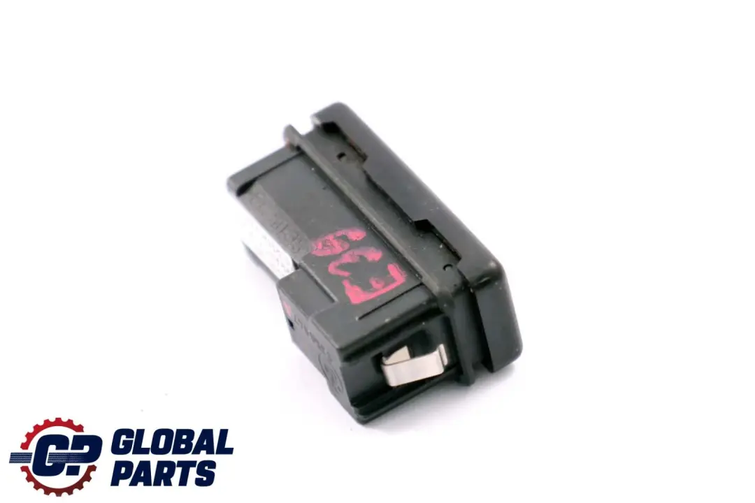 Bouton d'interrupteur système d'alerte danger Lumière d'urgence pour BMW E39 à propos du numéro de pièce 8350947 BMW E39 Bouton d'interrupteur système d'alerte danger Lumière d'urgence - SKU 8350947 - Numéro de pièce 8350947