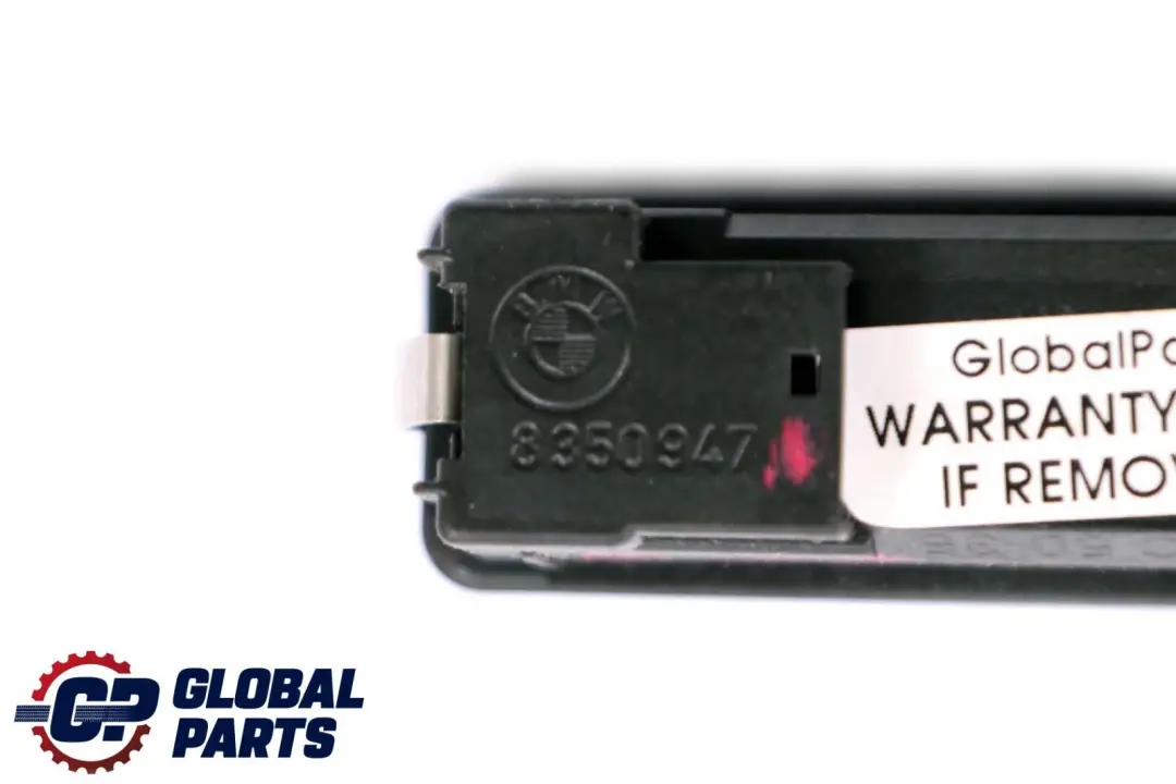 Bouton d'interrupteur système d'alerte danger Lumière d'urgence pour BMW E39 à propos du numéro de pièce 8350947 BMW E39 Bouton d'interrupteur système d'alerte danger Lumière d'urgence - SKU 8350947 - Numéro de pièce 8350947