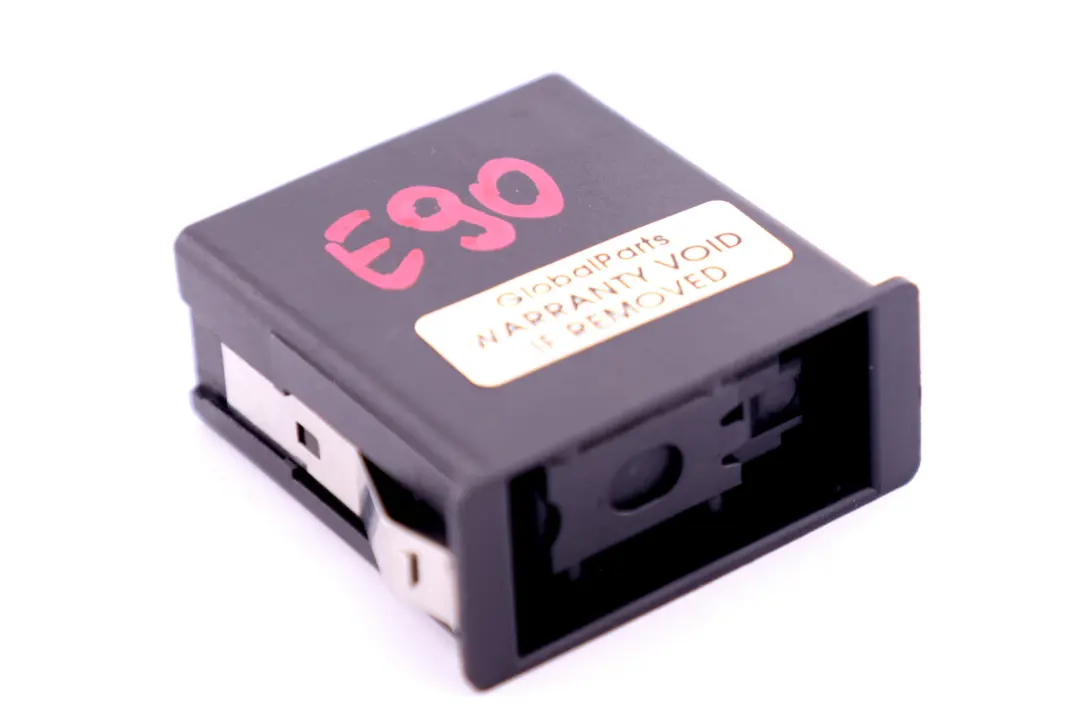 Gniazdo Mocowanie Latarki do BMW E53 X5 E60 E83 E90 o numerze 8352336 BMW E53 X5 E60 E83 E90 Gniazdo Mocowanie Latarki - SKU 8352336 - Numer Części 8352336