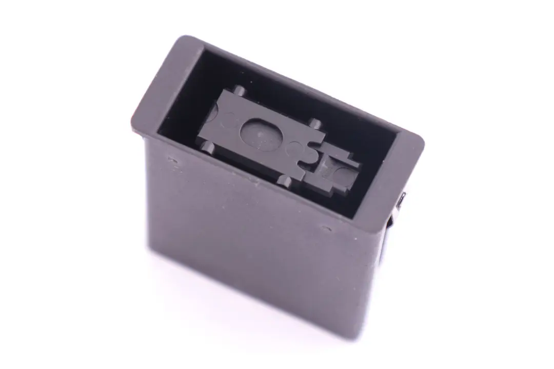 BMW X3 X5 E39 E46 E60 E61 E83 E90 E91 Portaoggetti Caricabatterie Calza - SKU 8352336 - Numero di parte 8352336