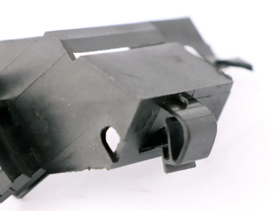 Wiring Harness Bracket Plug-in Connection Mount to BMW E38 X5 E53 with Part number 8352624 BMW E38 X5 E53 Wiring Harness Bracket Plug-in Connection Mount - SKU 8352624 - Part number 8352624