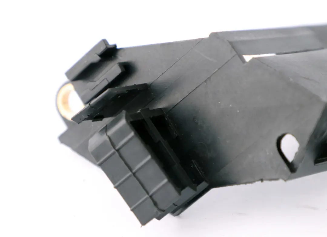 Kabelbaumhalterung Steckverbindungshalterung für BMW E38 X5 E53 mit Teilenummer 8352624 BMW E38 X5 E53 Kabelbaumhalterung Steckverbindungshalterung - SKU 8352624 - Teilenummer 8352624