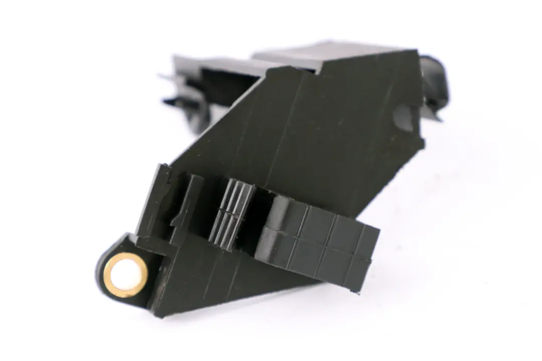 Staffa Del Cablaggio Montaggio Connessione Plug-In per BMW E38 X5 E53 con numero di parte 8352624 BMW E38 X5 E53 Staffa Del Cablaggio Montaggio Connessione Plug-In - SKU 8352624 - Numero di parte 8352624