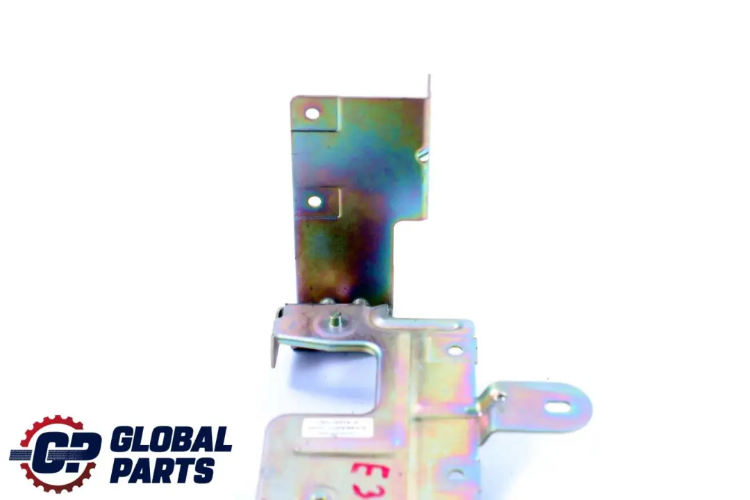 Grundträger Befestigungsteile CD-Wechsler für BMW 5 er E39 mit Teilenummer 8361452 BMW 5 er E39 Grundträger Befestigungsteile CD-Wechsler - SKU 8361452 - Teilenummer 8361452