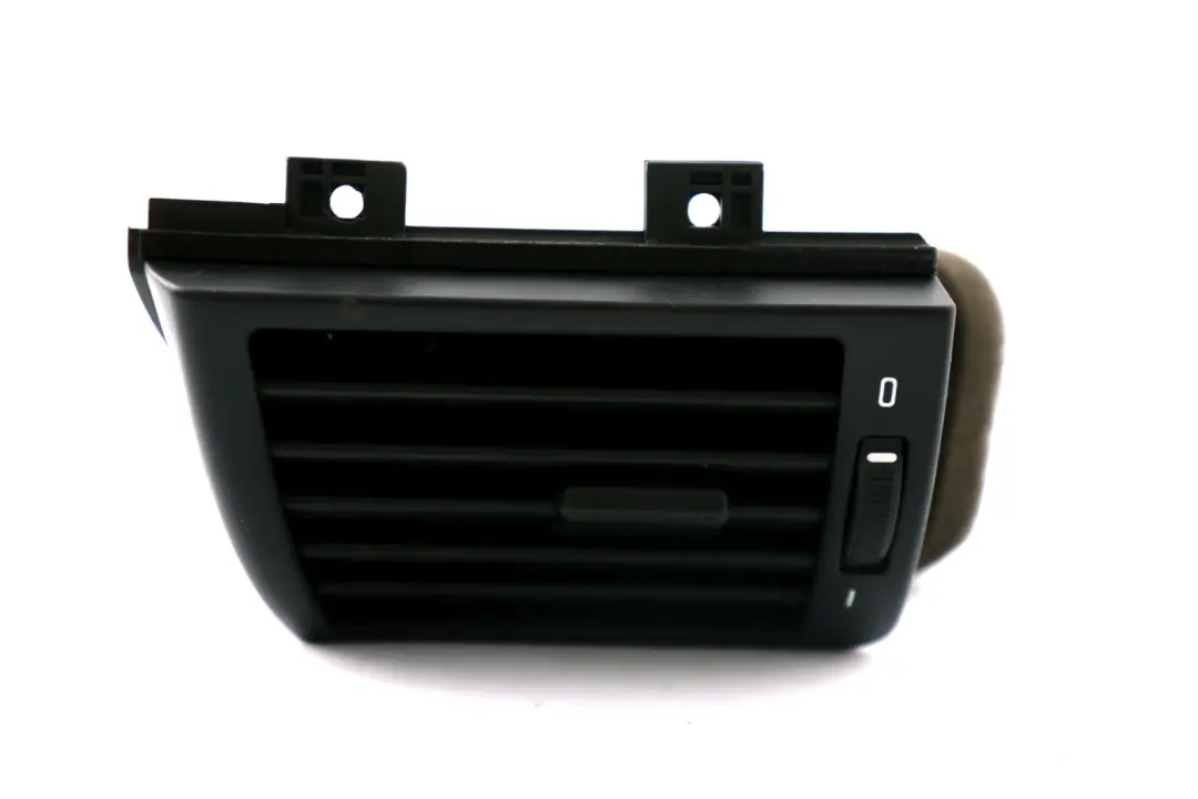 Fresh Air Grille Right Dash Heater Vent Part Black para BMW E46 con número de pieza 8361898 BMW E46 Fresh Air Grille Right Dash Heater Vent Part Black - SKU 8361898 - Número de pieza 8361898