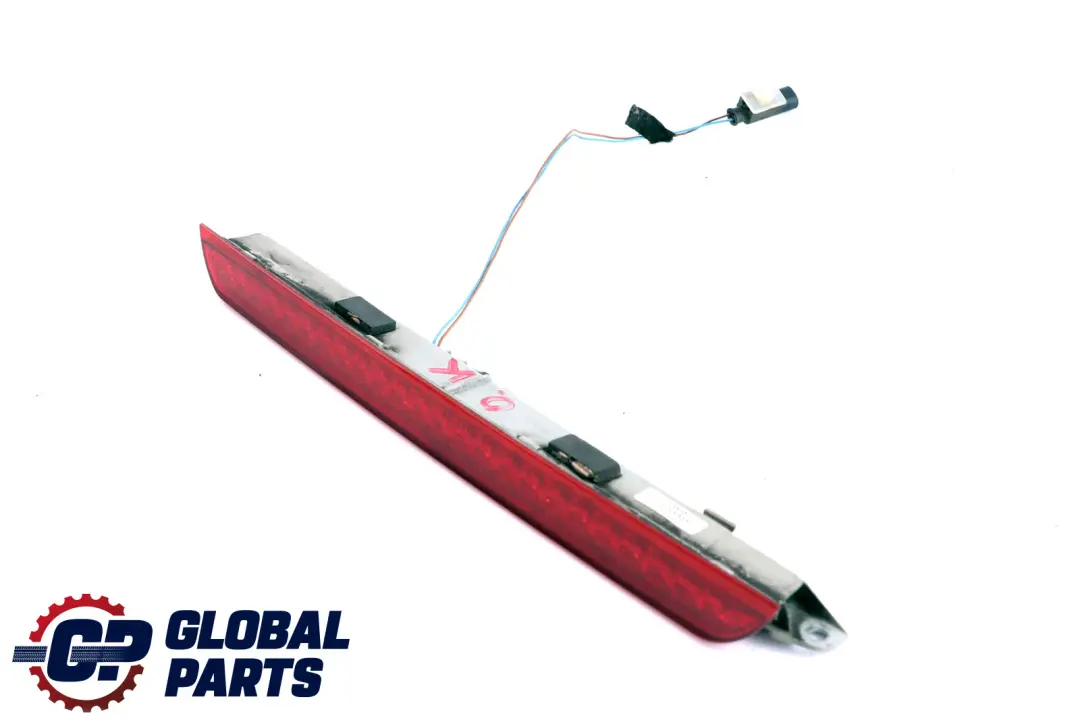 Feu de Frein Troisieme Rouge 6325 pour BMW X5 Serie E53 à propos du numéro de pièce 8362039 BMW X5 Serie E53 Feu de Frein Troisieme Rouge 6325 - SKU 8362039 - Numéro de pièce 8362039