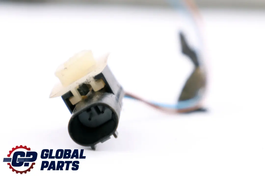 Tercera Luz De Freno Rojo 6325 para BMW E53 con número de pieza 8362039 BMW E53 Tercera Luz De Freno Rojo 6325 - SKU 8362039 - Número de pieza 8362039