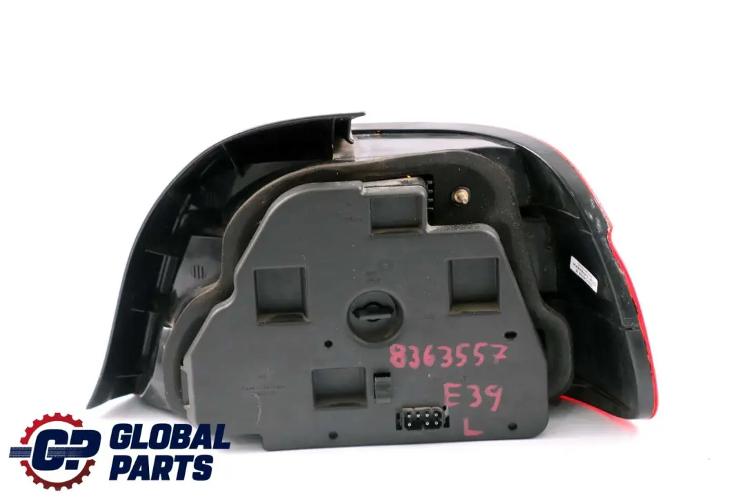 Heckleuchte Heckklappe Links für BMW 5 er E39 mit Teilenummer 8363557 BMW 5 er E39 Heckleuchte Heckklappe Links - SKU 8363557 - Teilenummer 8363557
