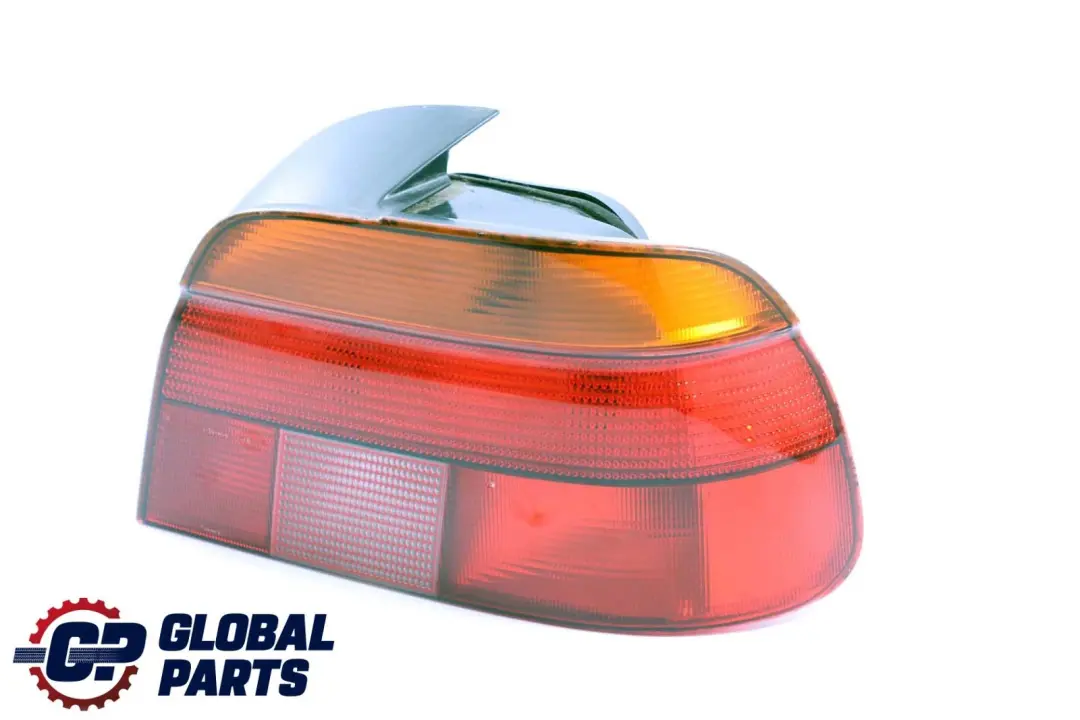 Luz Trasera Derecha para BMW E39 con número de pieza 8363558 BMW E39 Luz Trasera Derecha - SKU 8363558 - Número de pieza 8363558