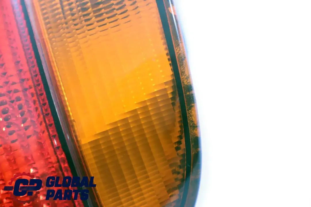 Luz Trasera Derecha para BMW E39 con número de pieza 8363558 BMW E39 Luz Trasera Derecha - SKU 8363558 - Número de pieza 8363558