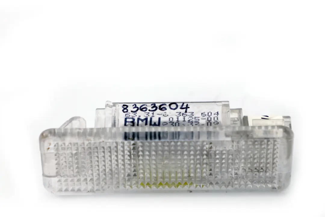 Fussraumleuchte 6331 pour BMW 5 X5 E53 E39 E52 à propos du numéro de pièce 8363604 BMW 5 X5 E53 E39 E52 Fussraumleuchte 6331 - SKU 8363604 - Numéro de pièce 8363604