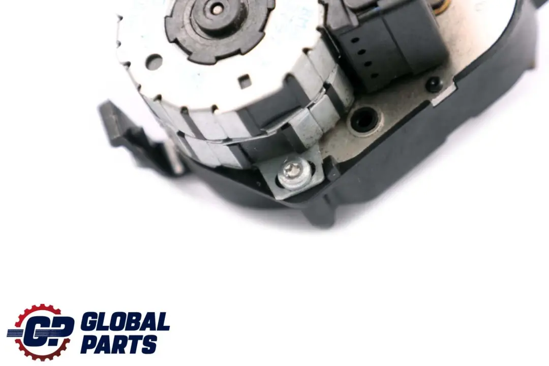 BMW 5 Series E39 Actuator Foot Room Flaps - SKU 8363797 - Part number 8363797