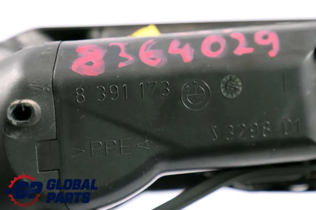 Fresh Air Grille Left N/S Vent Duct Black 8391173 to BMW 5 Series E39 with Part number 8364029 BMW 5 Series E39 Fresh Air Grille Left N/S Vent Duct Black 8391173 - SKU 8364029 - Part number 8364029