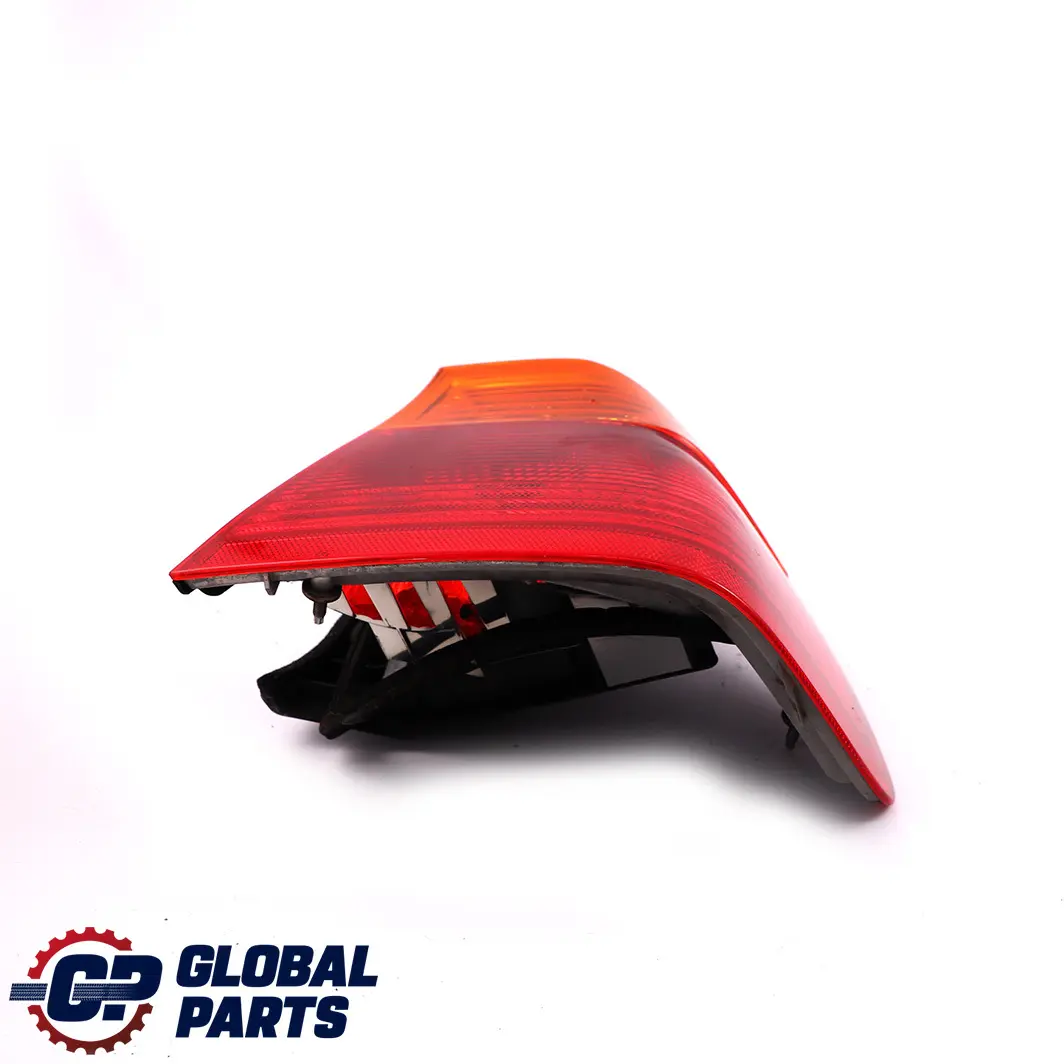 Light In The Side Panel White Right O/S to BMW 3 Series E46 Saloon Rear with Part number 8364922 BMW 3 Series E46 Saloon Rear Light In The Side Panel White Right O/S - SKU 8364922 - Part number 8364922