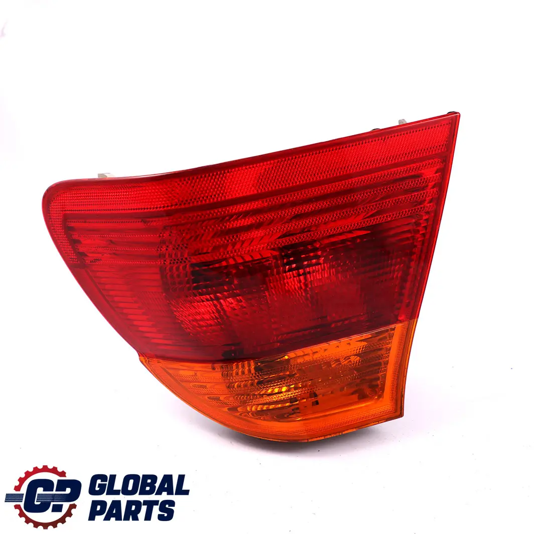 Light In The Side Panel White Right O/S to BMW 3 Series E46 Saloon Rear with Part number 8364922 BMW 3 Series E46 Saloon Rear Light In The Side Panel White Right O/S - SKU 8364922 - Part number 8364922