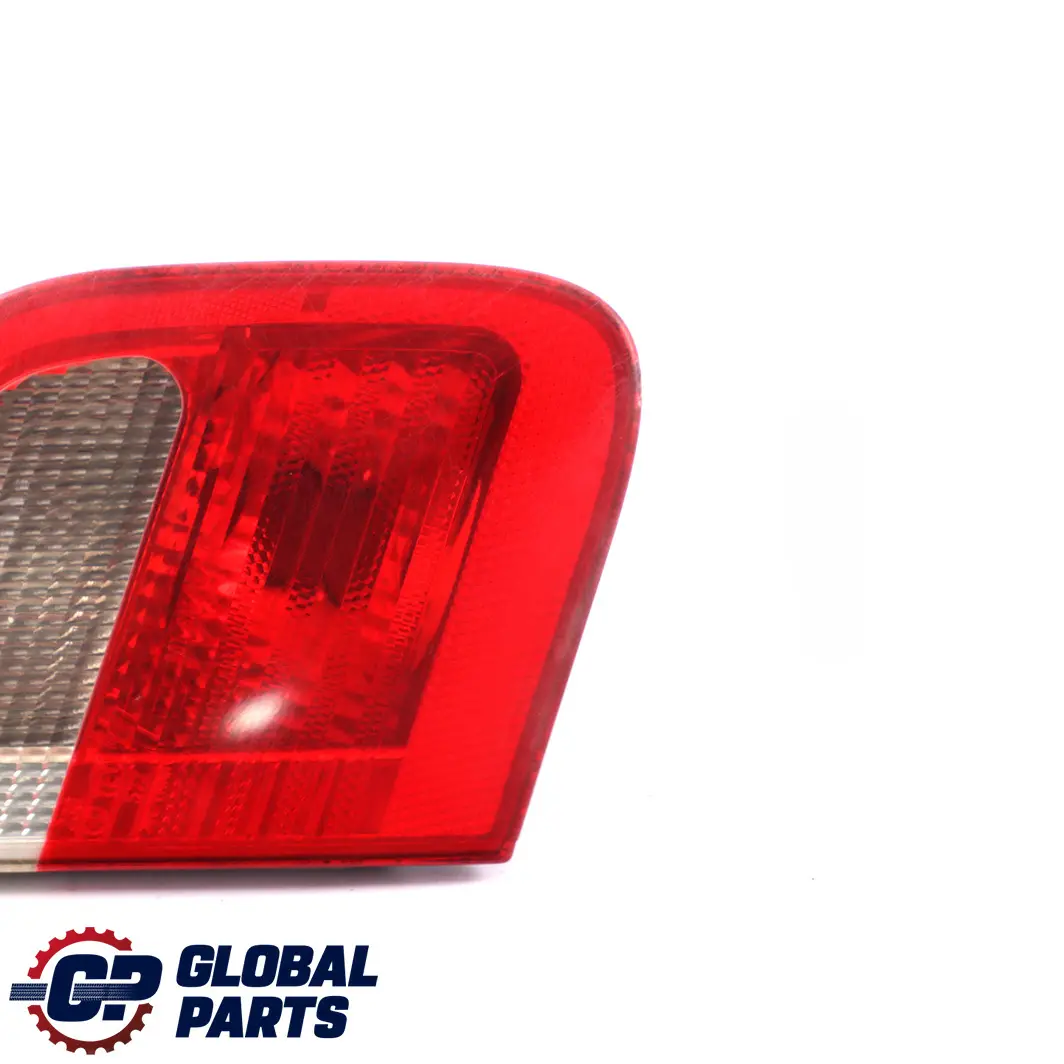 Luz Trasera Tapa Maletero Maletero Izquierda para BMW Serie 3 E46 Berlina con número de pieza 8364923 BMW Serie 3 E46 Berlina Luz Trasera Tapa Maletero Maletero Izquierda - SKU 8364923 - Número de pieza 8364923