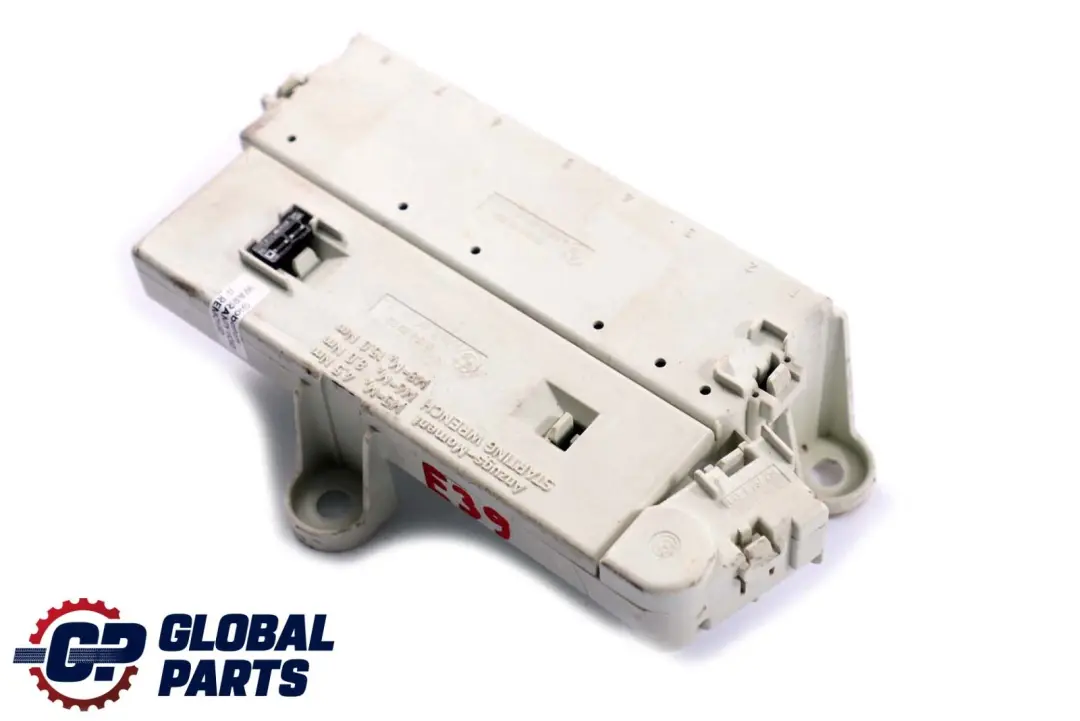 Bracket Fuse Box Housing to BMW 5 7 Series E38 E39 with Part number 8365530 BMW 5 7 Series E38 E39 Bracket Fuse Box Housing - SKU 8365530 - Part number 8365530