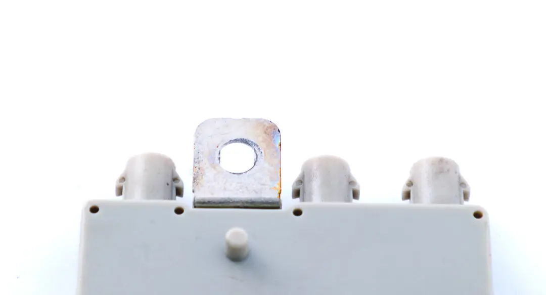 Amplificateur Circuit 6524 pour BMW 3 7 Serie E46 E65 E66 E67 à propos du numéro de pièce 8380944 BMW 3 7 Serie E46 E65 E66 E67 Amplificateur Circuit 6524 - SKU 8368205 - Numéro de pièce 8380944