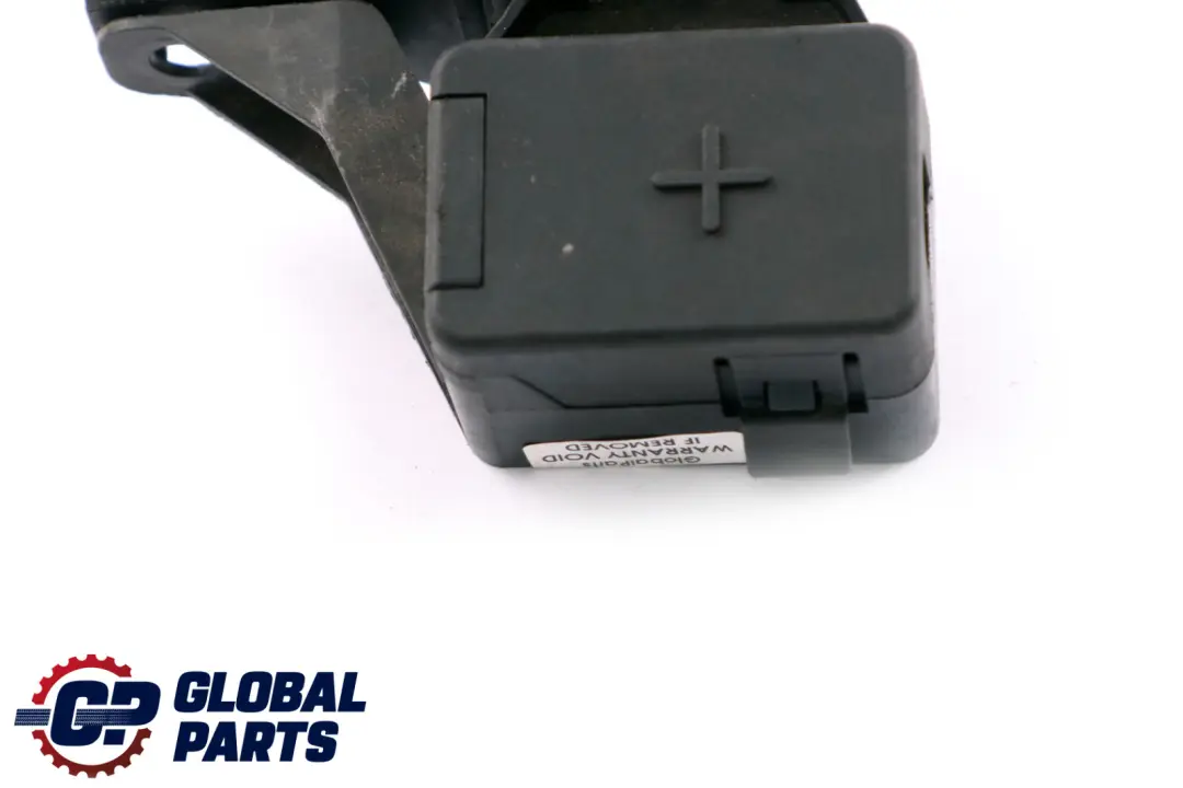 Copertura Plus B Batterieklemmenkasten 6113 per BMW X3 E83 con numero di parte 8371011 BMW X3 E83 Copertura Plus B Batterieklemmenkasten 6113 - SKU 8371011 - Numero di parte 8371011